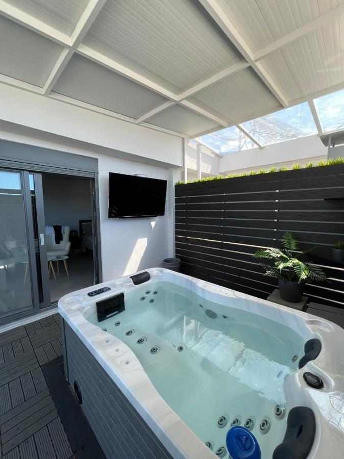 Loft Spa Greece - Enjoy Our Jacuzzi Kalamáta Eksteriør bilde