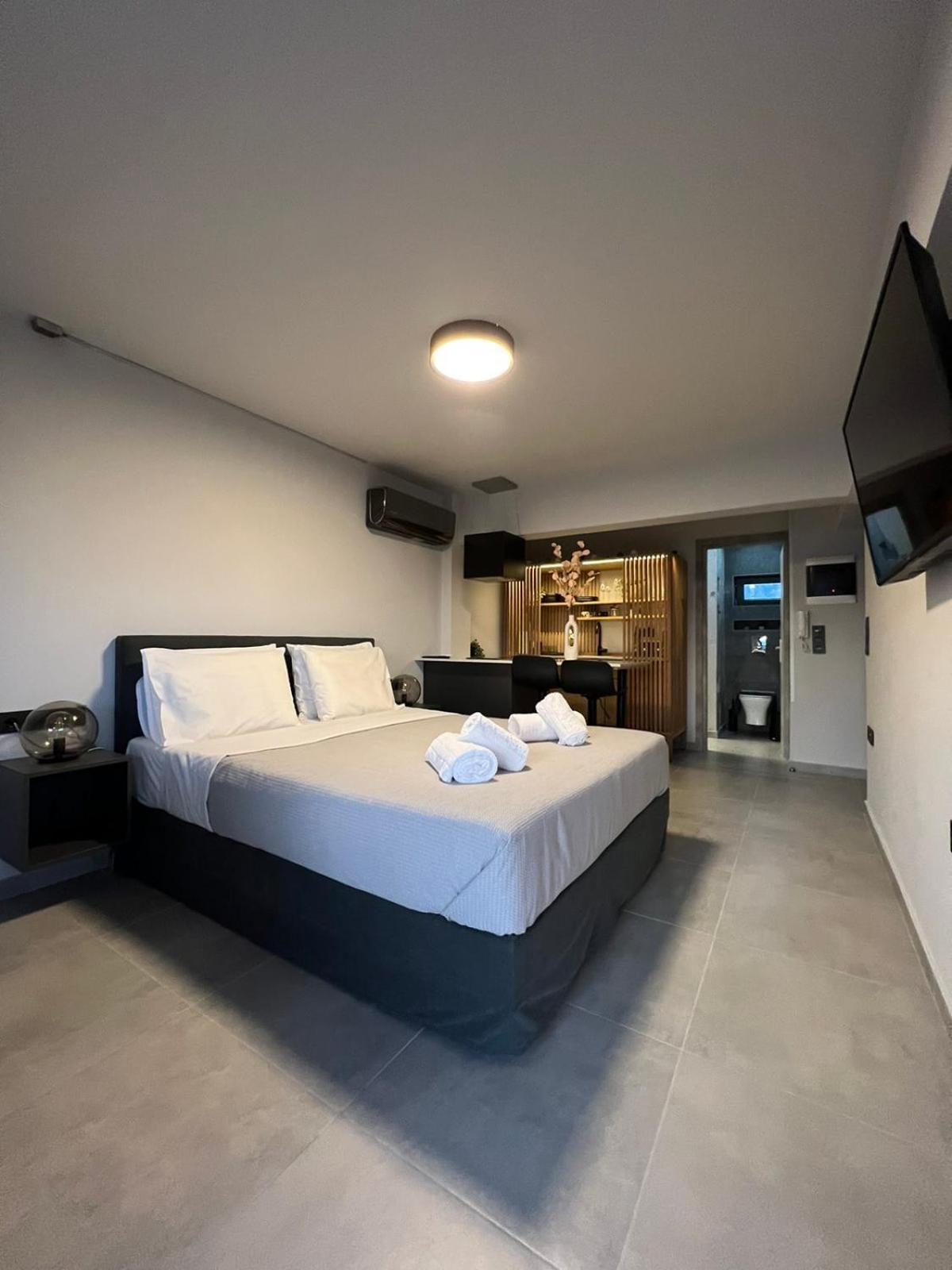 Loft Spa Greece - Enjoy Our Jacuzzi Kalamáta Eksteriør bilde